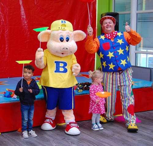 Circus Act - Toddlers at Brean