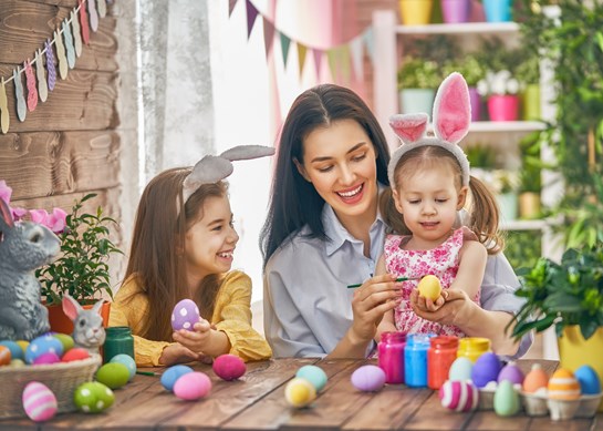 Family Preparing For Easter X4DQGCV